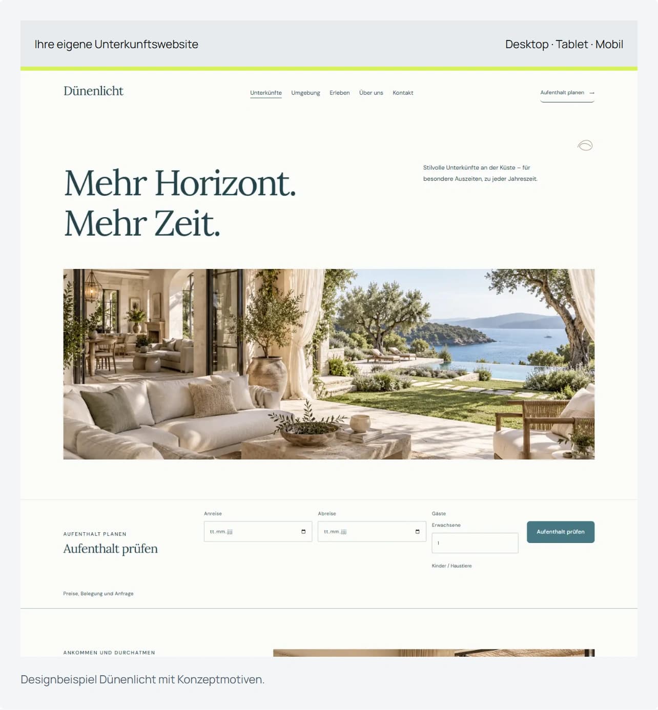 FeWoCore-Premiumvorlage Dünenlicht mit hellem Website-Design und einem Wohnbereich mit Blick aufs Meer